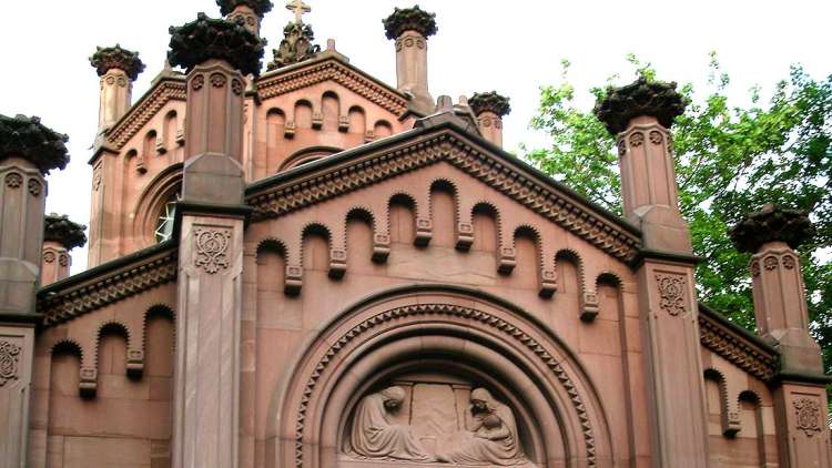 Führungen auf dem Hauptfriedhof Frankfurt am Main Führungen auf dem Hauptfriedhof Frankfurt am Main
